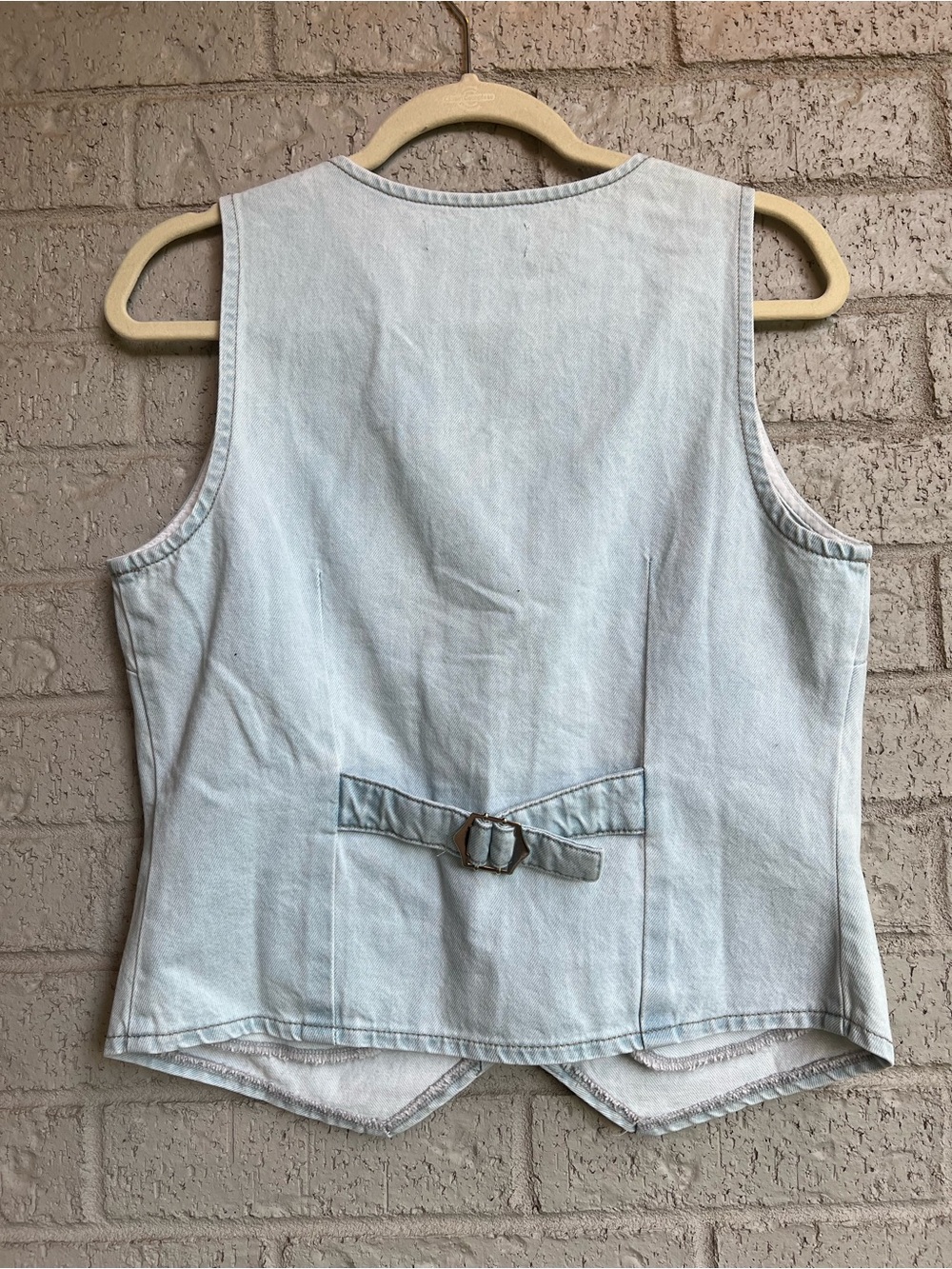 Zenana light wash denim vest size large - Picture 6 of 8